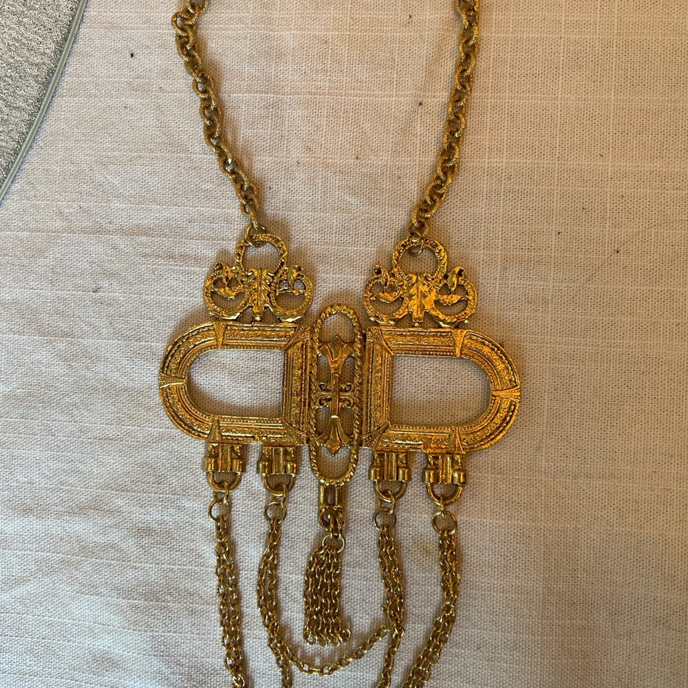 Elegant Gold Chain Necklace